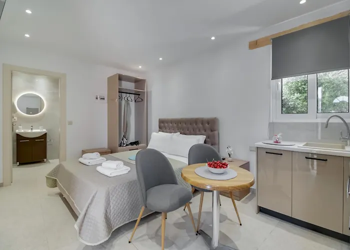 Gkountis Deluxe Lefkada City